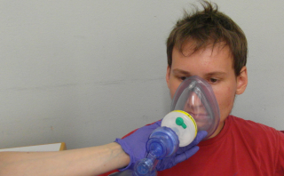 DefiSign Beatmungsmaske mit Sauerstoffventil
